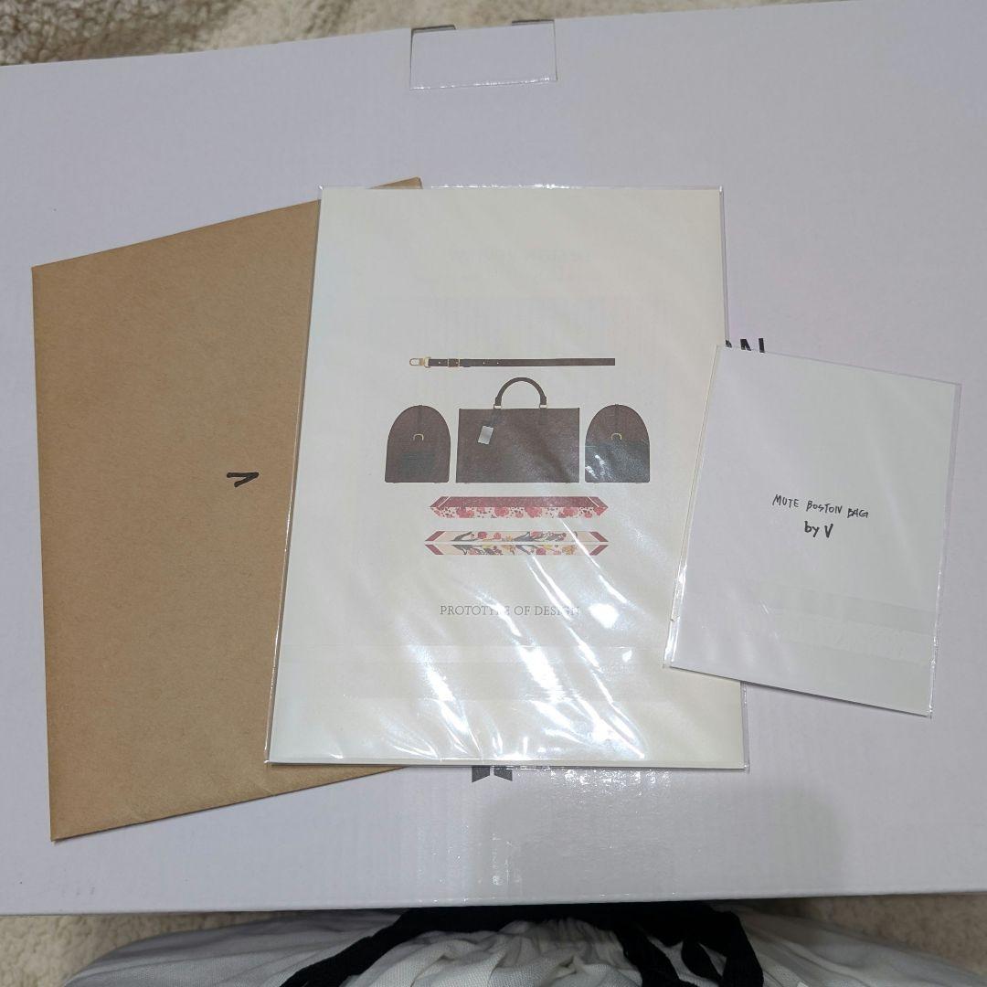 BTS　V　テテ　ボストンバッグ　MUTE BOSTON BAG　旅行　ライブ