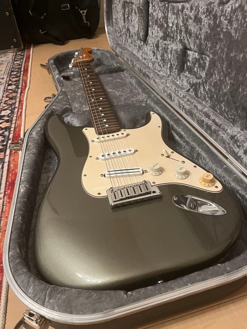 Fender USA Stratocaster 1984年製 ハードケース付き