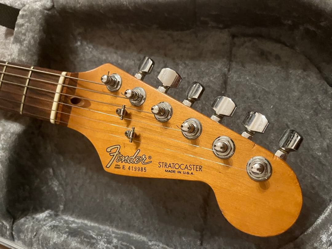 Fender USA Stratocaster 1984年製 ハードケース付き