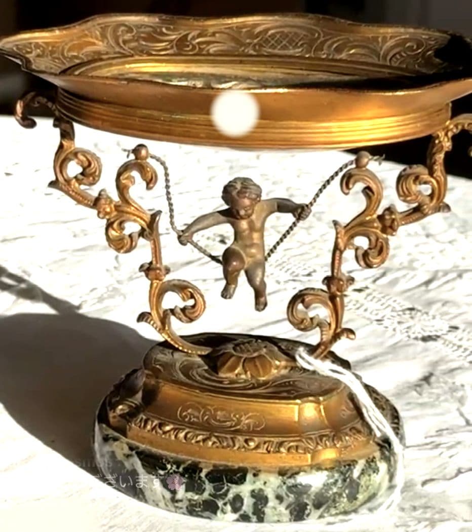 アンティーク 天使像付き装飾品