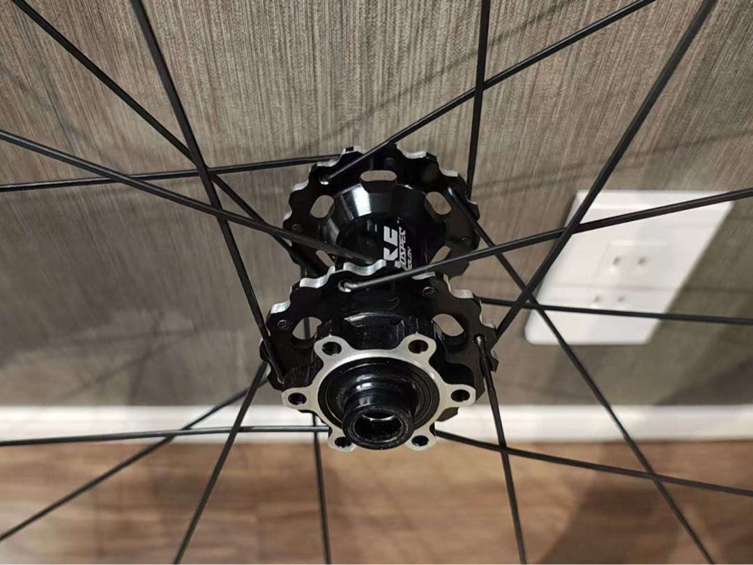 カーボンホイール 700C ディスクブレーキ用