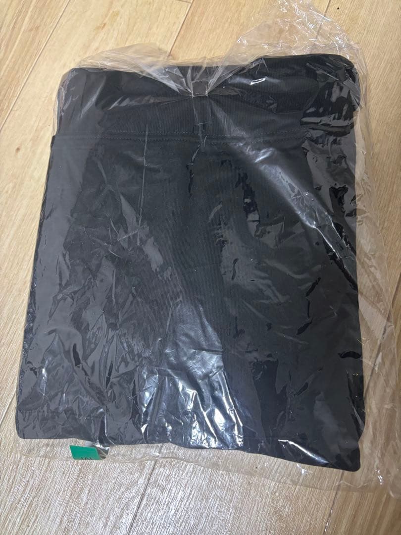 日本ハムファイターズ　エスコン1周年ユニデザインフーディ　Ｍサイズ　未使用・美品