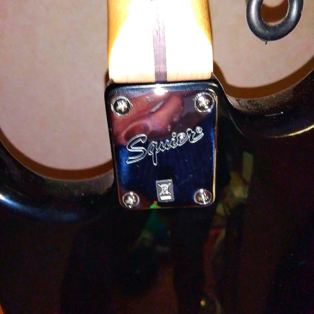 フェンダー スクワイア　ストラト美品　ショルダーケース、ストラップ付