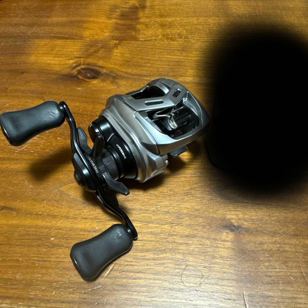 ダイワ アルファス　21 SV TW 800H 7.1 右ハンドル