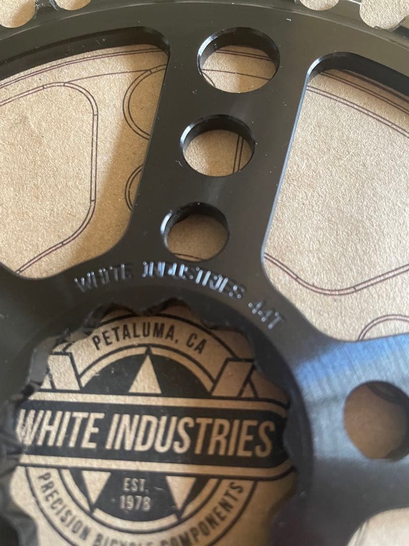 WHITE INDUSTRIES ホワイトインダストリーズ　チェーンリング44T