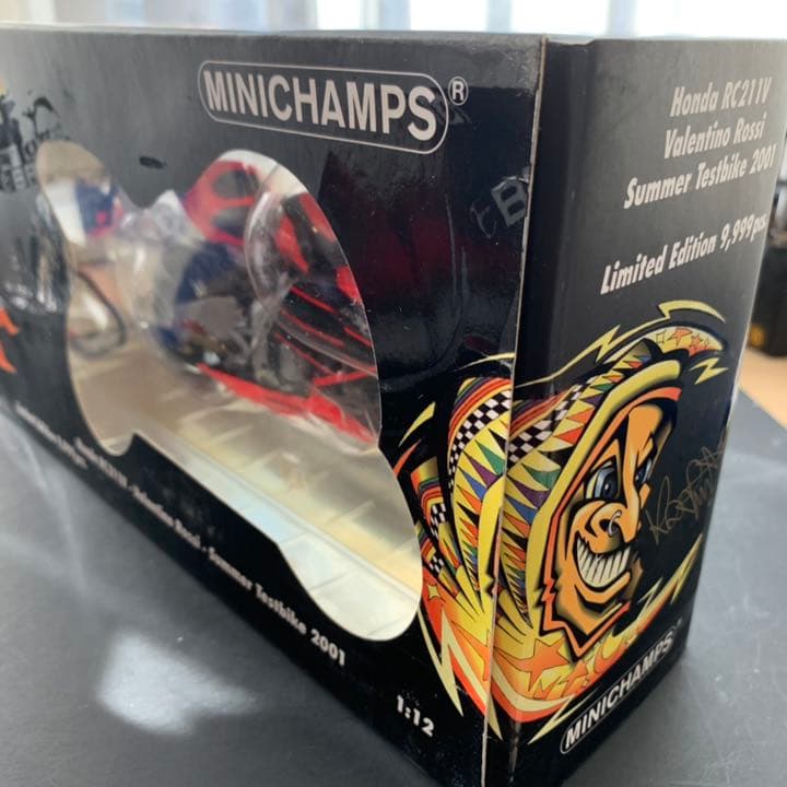 ミニチャンプス 1/12 ホンダ RC211V V.ロッシ バイク 2001