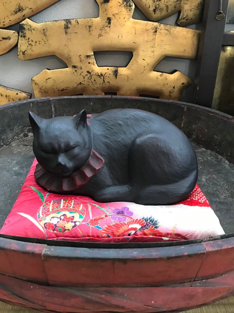 超希少 珍品 時代 骨董 猫 黒猫 眠り猫 置物 春画人形 枕絵 裏隠し 昭和