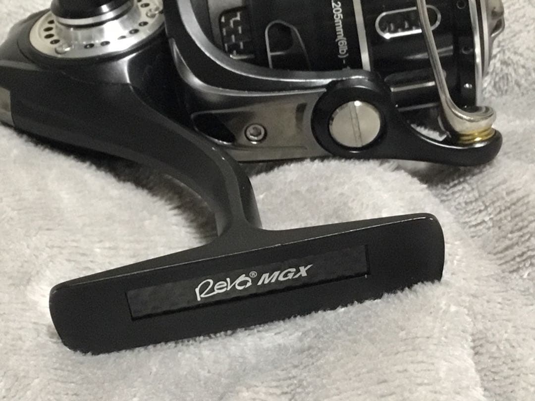 極美品　ABU Revo MGX 2500S