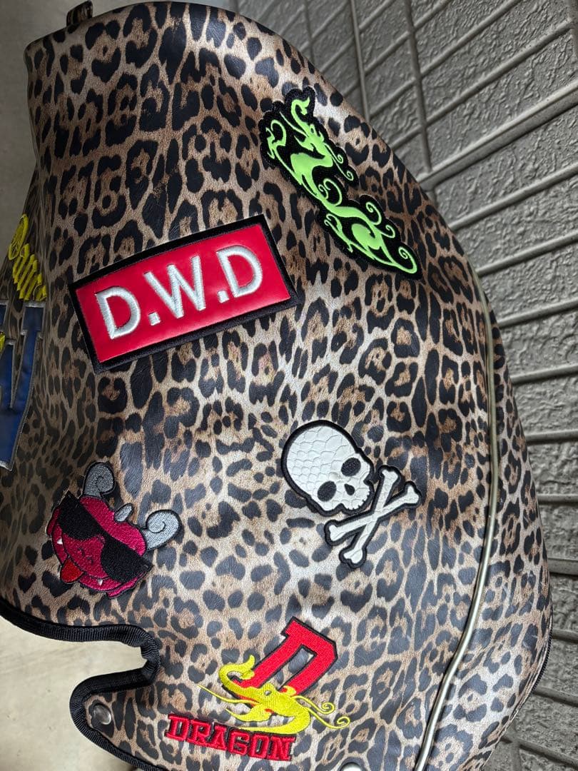 【ダンスウィズドラゴン】チビドラ×ワッペン多数 レオパード8.5型キャディバッグ