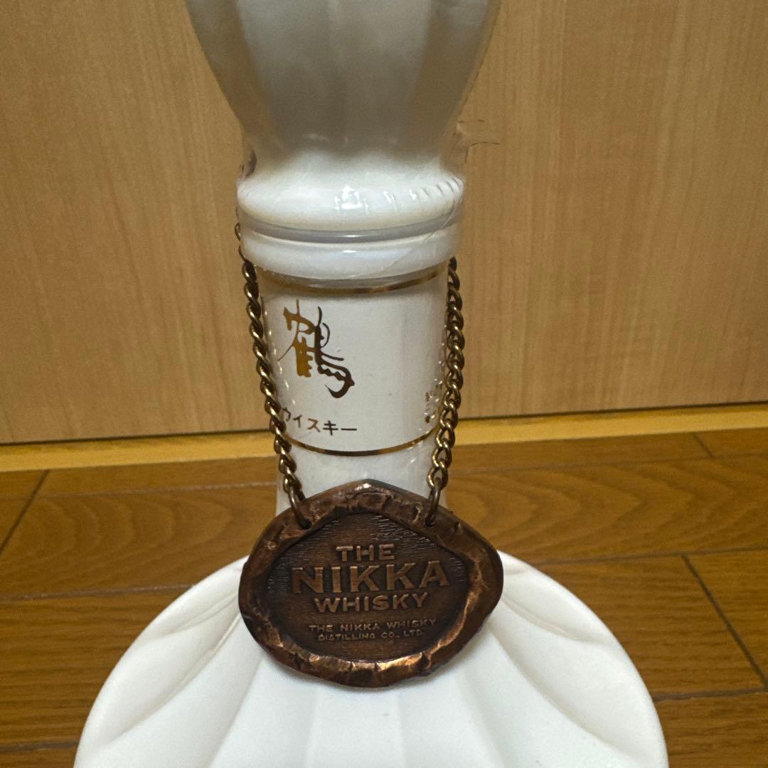 NIKKA ニッカウイスキー 鶴　白陶器ボトル　750ml