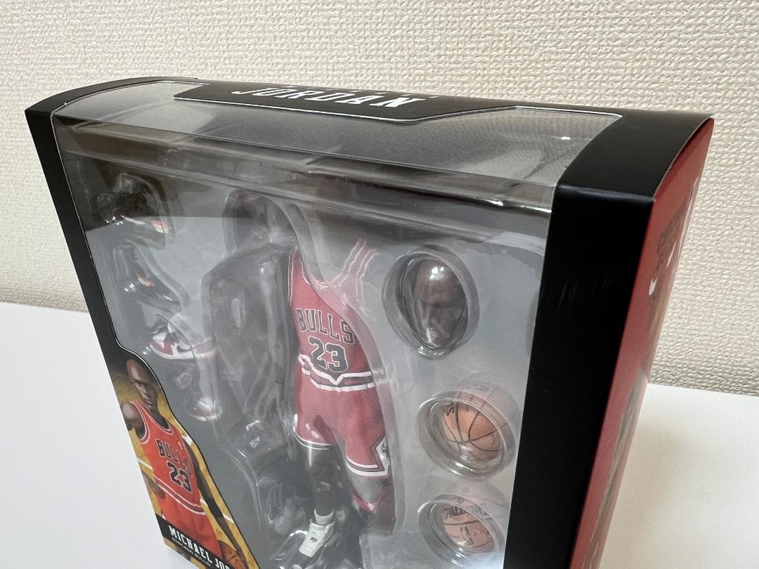 MAFEX　マイケル・ジョーダン　1/12スケール　アクションフィギュア