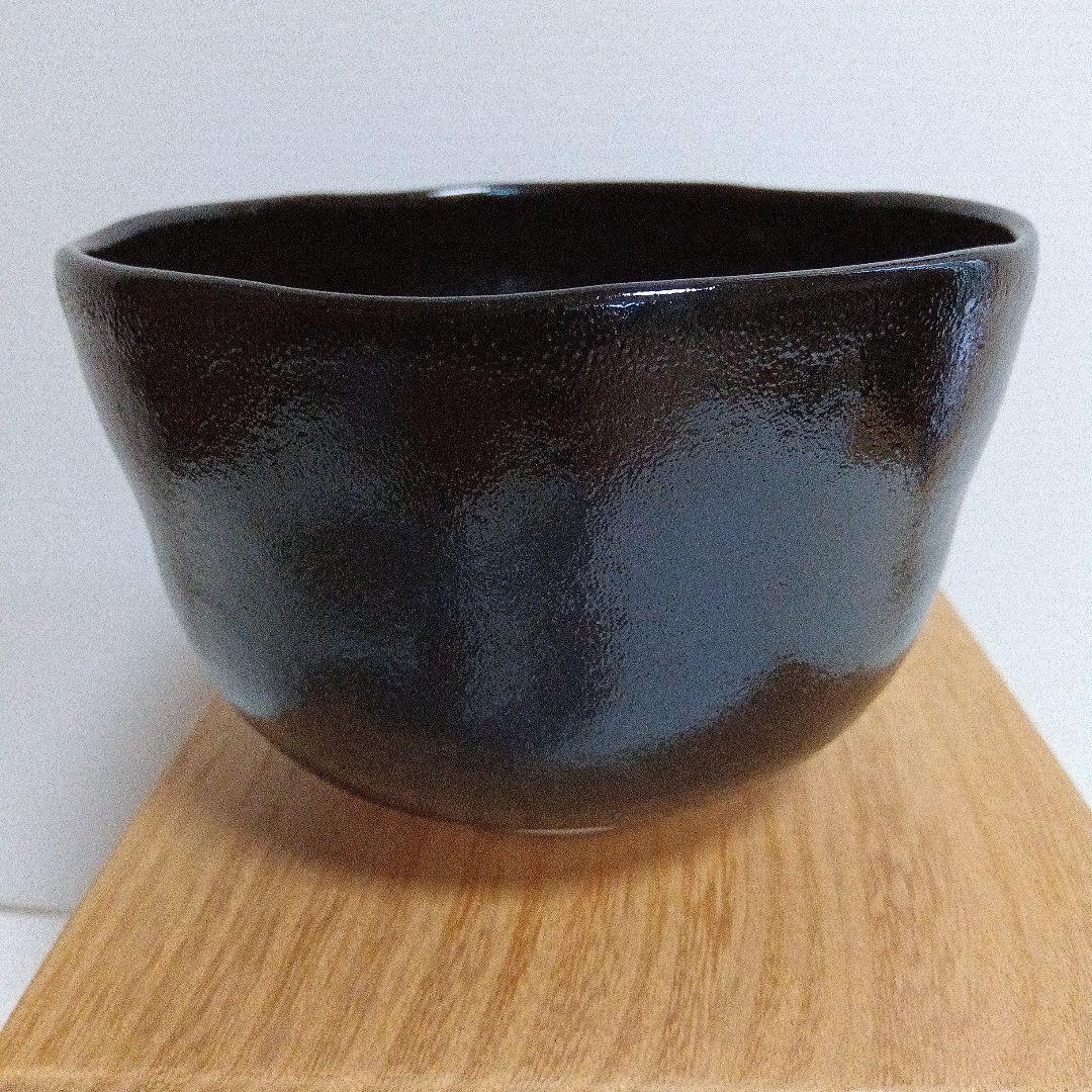 高橋道八（八代） 黒釉立鶴文 茶碗 共箱付