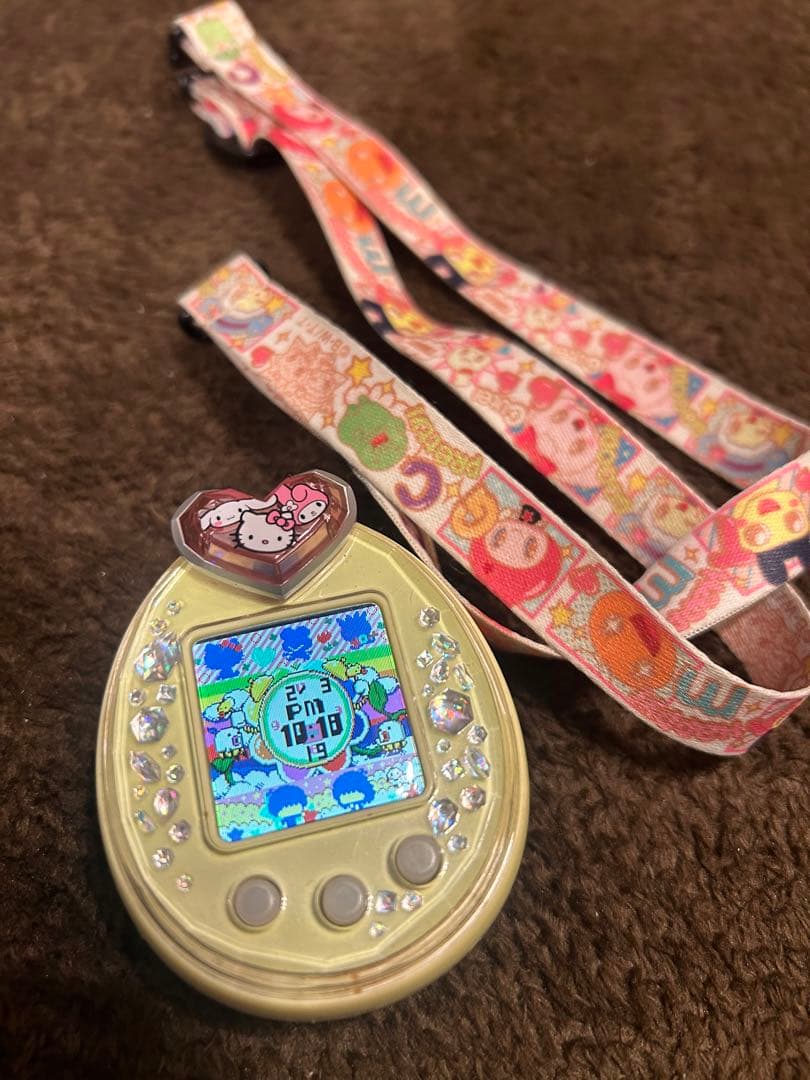 たまごっちピース　たまでこピアス付き　サンリオ