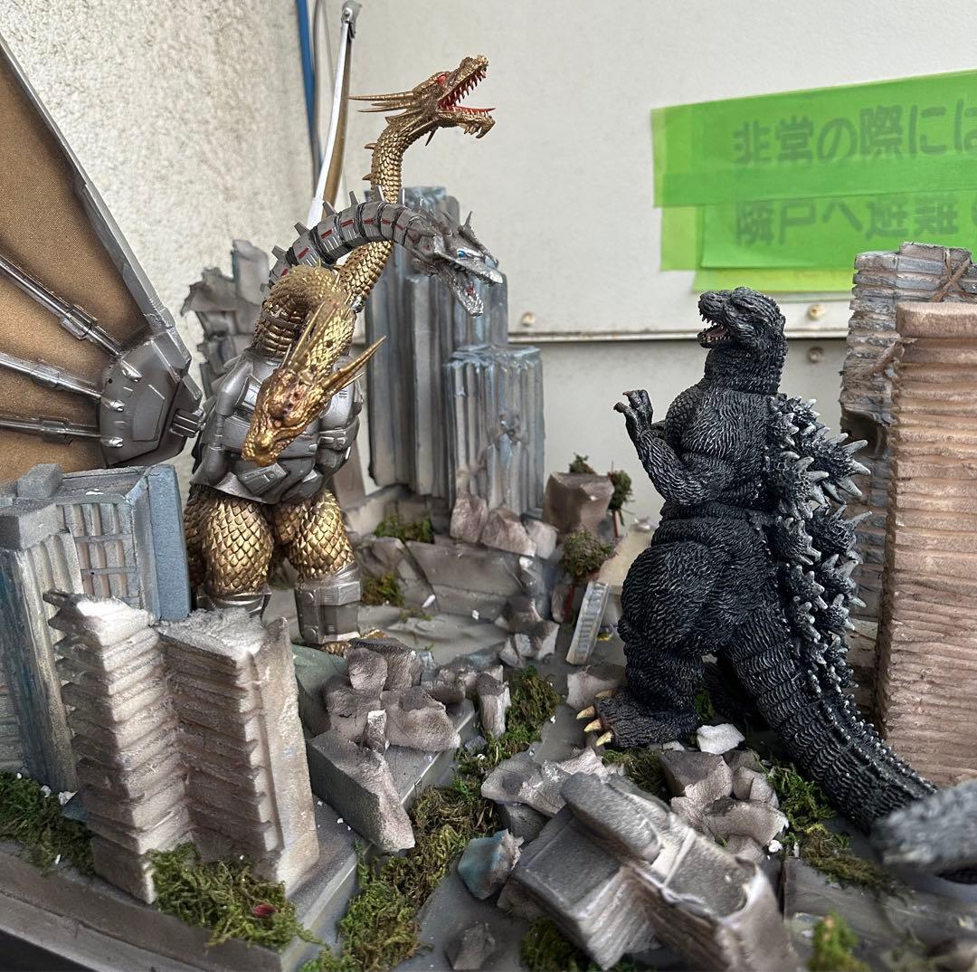 ゴジラvsメカキングギドラ新宿副都心決戦レジンキット・ジオラマ完成品
