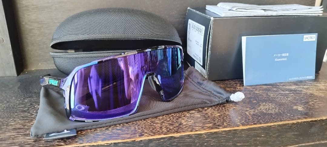 Oakley Sutro 限定モデル　shift spin