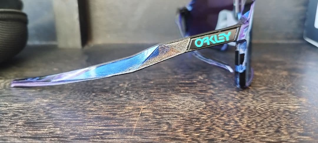 Oakley Sutro 限定モデル　shift spin