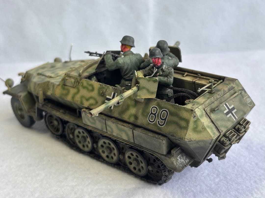 １／３５ドイツ軍Sd．Kfz．２５１／１７C型ハノマークプラモデル戦車完成品