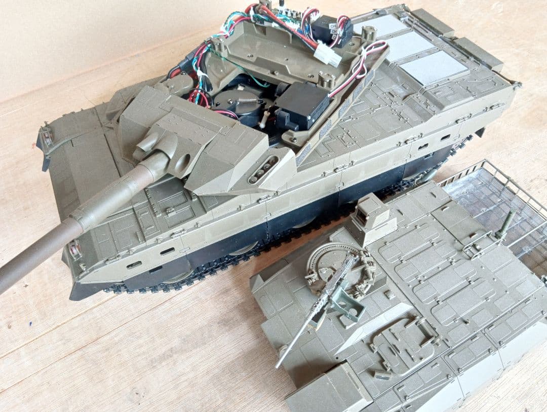 タミヤ 1/16 陸上自衛隊 10式戦車 フルオペレーション 組み立て済完成品