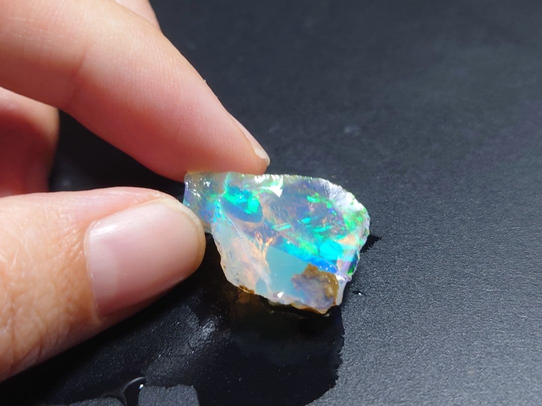 エチオピア　ウェロ産　オパール　鉱物標本　原石　透明　緑　青　チョーク