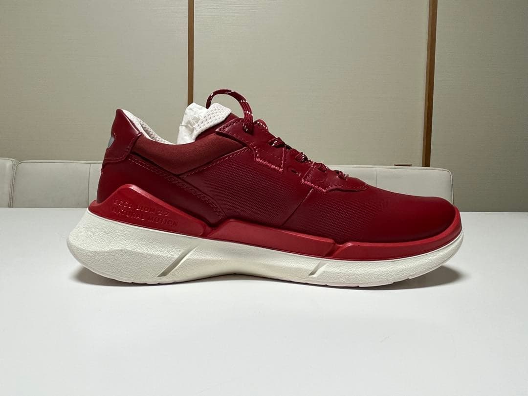 【ECCO Biom 】レザースニーカー