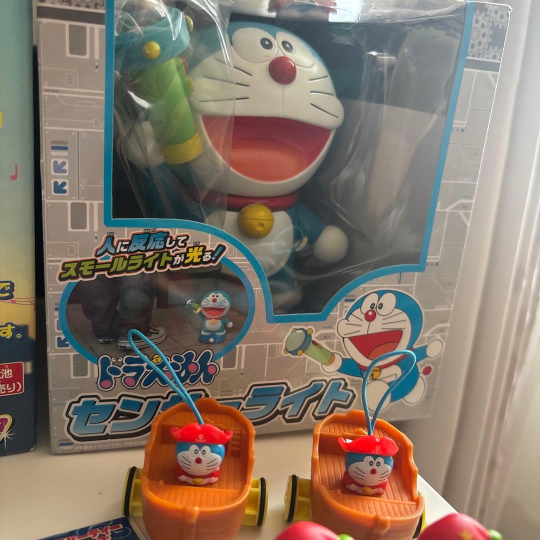 ドラえもん　グッズ　まとめ売り　フィギュア　センサーライト　ストラップ