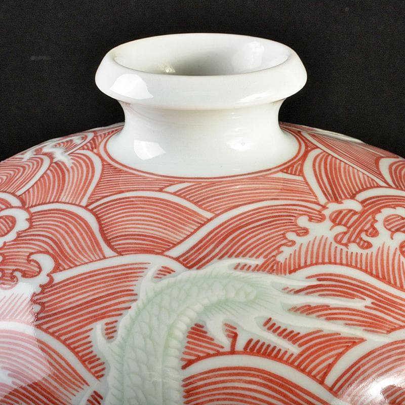 台湾　蔡曉芳　暁芳窯　赤絵龍波文　梅瓶　D　6086E