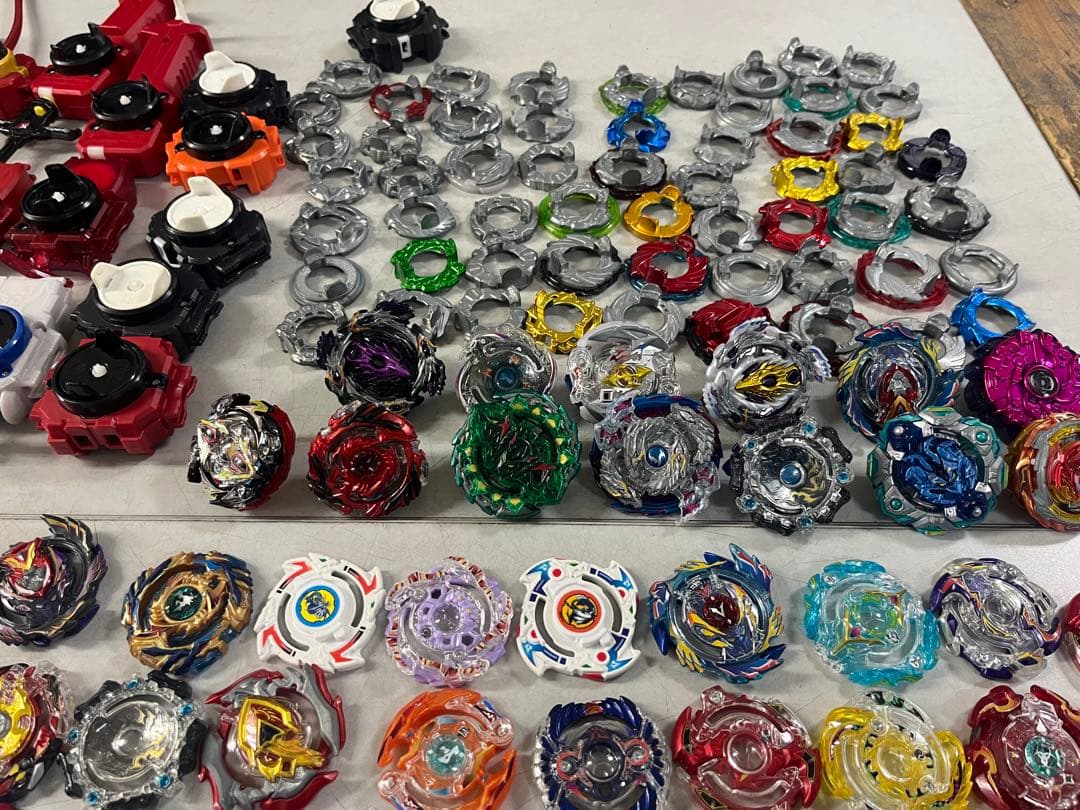 に*ゅ様 ベイブレードバーストセット バトル用スピンコントローラー付き【ジャンク