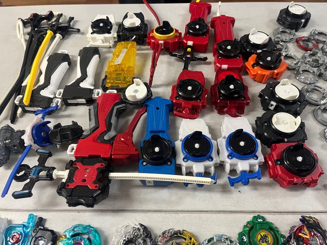 に*ゅ様 ベイブレードバーストセット バトル用スピンコントローラー付き【ジャンク
