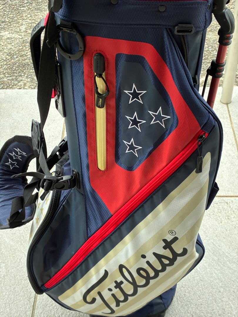 Titleist キャディバッグ 　　　ネイビー/レッド、スタンド式