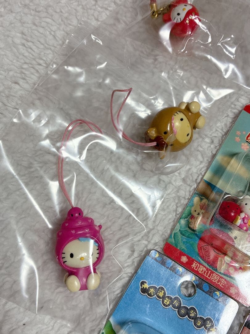 【期間限定セール】ご当地キティファスナーマスコットまとめ売り根付ストラップ他