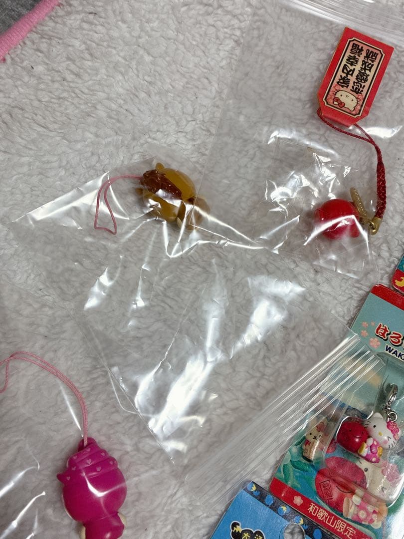 【期間限定セール】ご当地キティファスナーマスコットまとめ売り根付ストラップ他