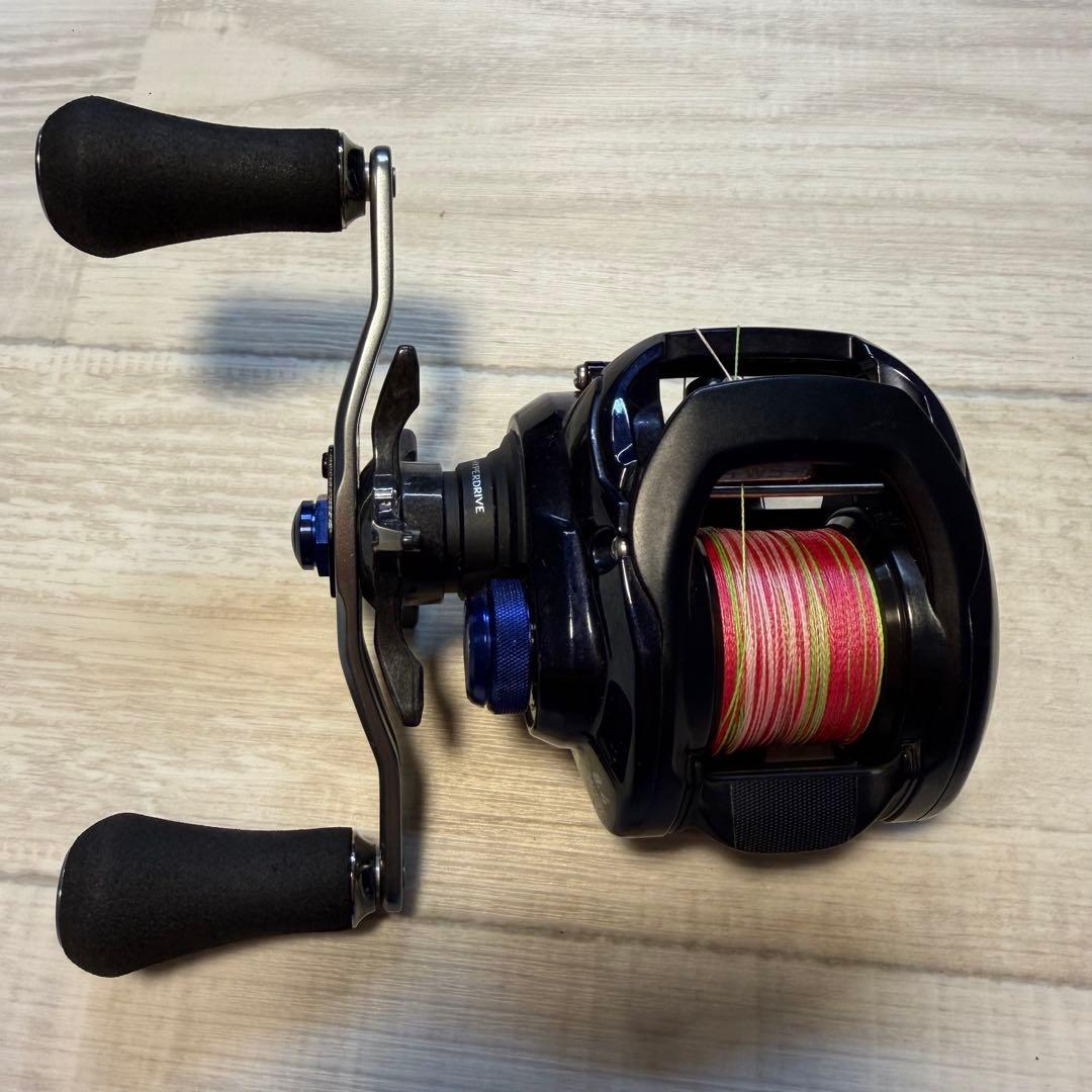 ダイワ 23ソルティスト TW150XHL PESP(左)