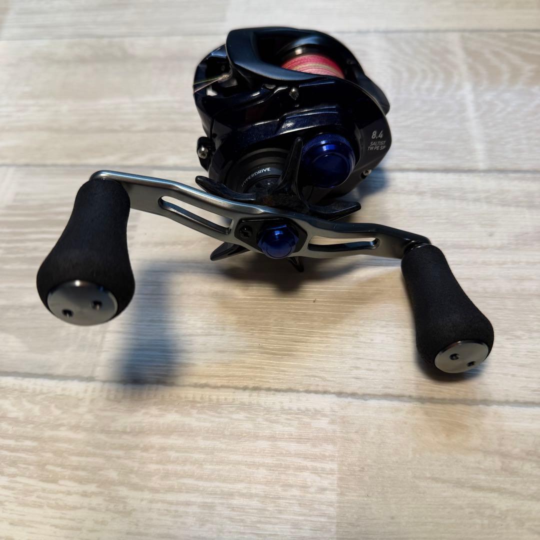 ダイワ 23ソルティスト TW150XHL PESP(左)