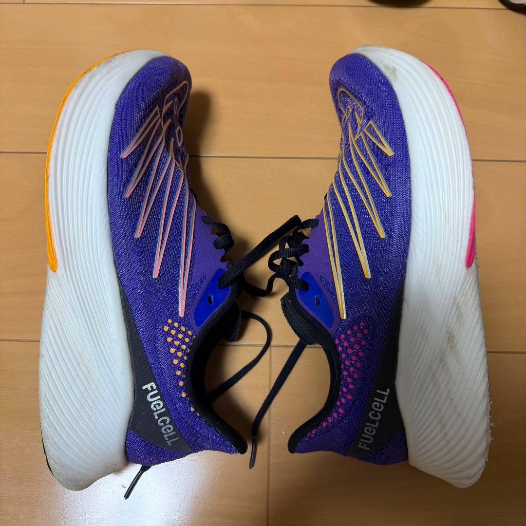 ニューバランス ランニングシューズ 4点セット 27cmの方オススメ