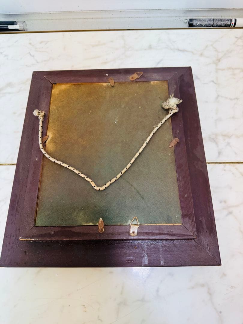 リンゴとカクテルグラスの油彩画