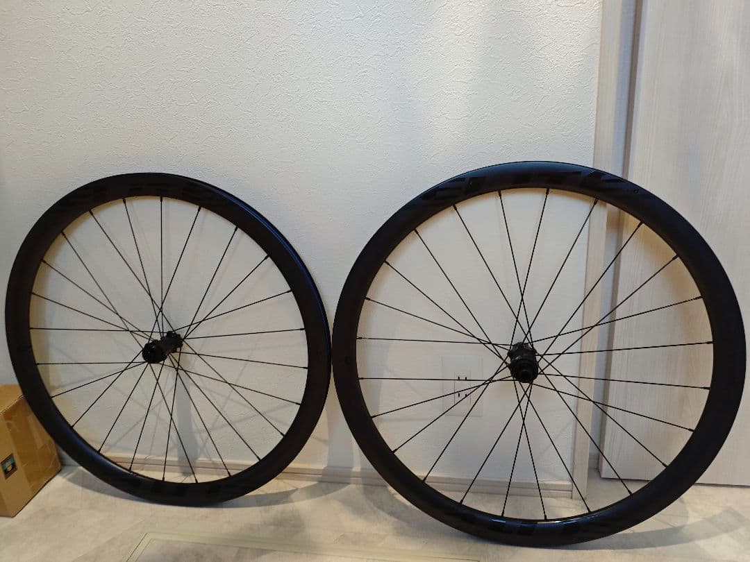 ELITEWHEELS edge カーボンホイール　ディスクブレーキ用