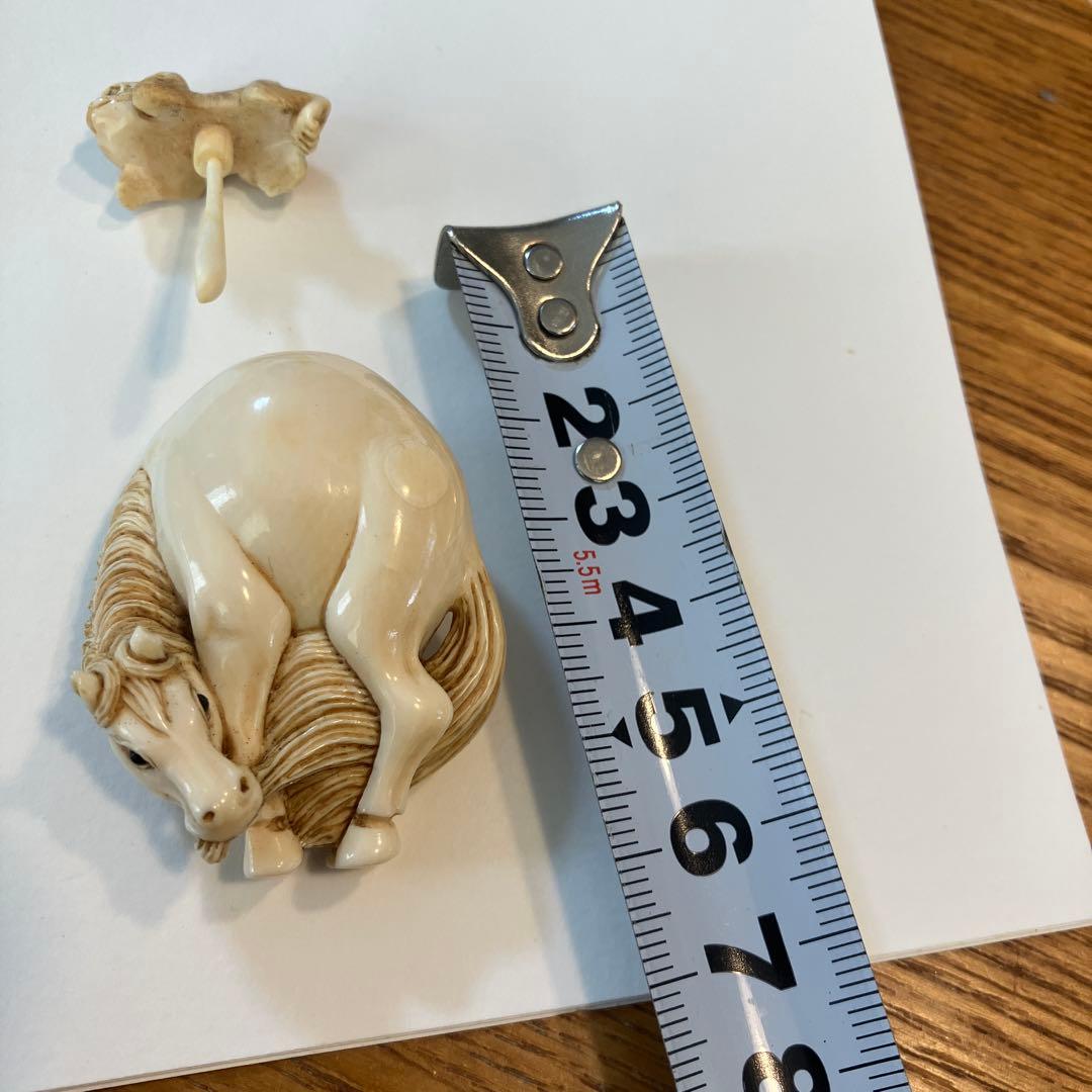 珍品　根付けではない　調味料？馬さんと猿の小さじ付きの　角