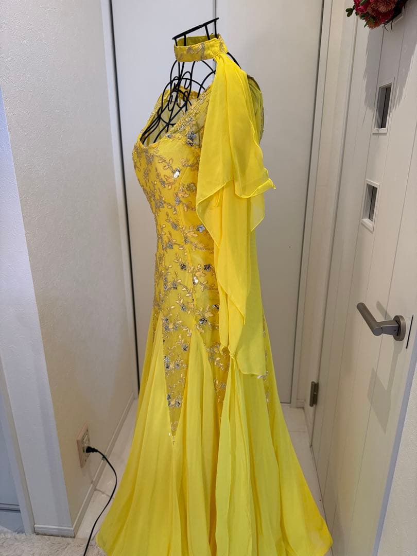 ダンスドレス 黄色　ビーズ刺繍付き