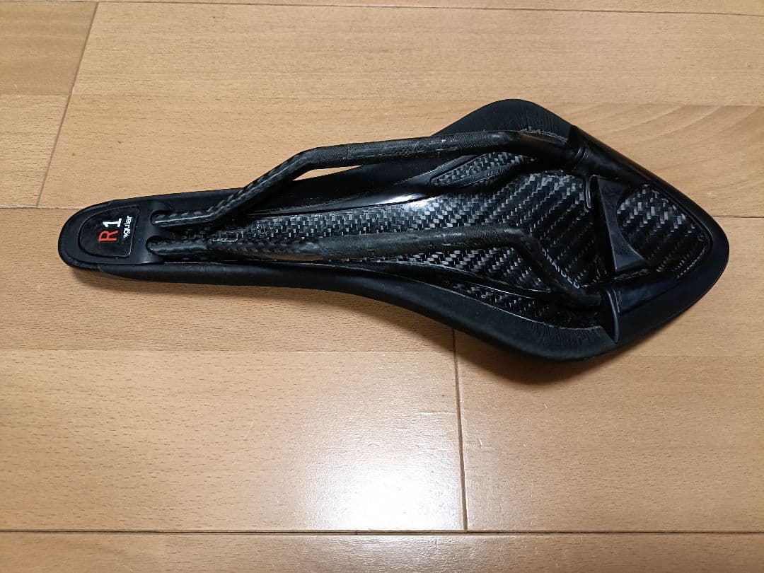 Fizik アリオネ Arione R1 Regular サドル カーボンレール