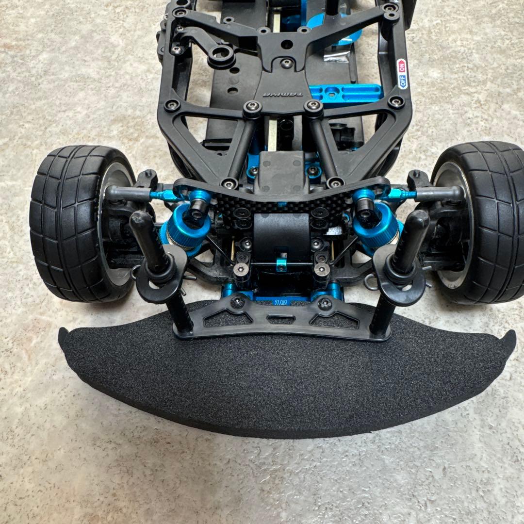 タミヤ TA07Rシャーシ及びau TOM'S GR SUPRAボディ