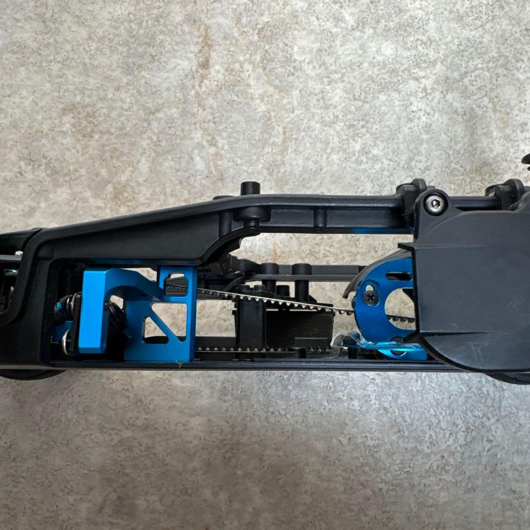 タミヤ TA07Rシャーシ及びau TOM'S GR SUPRAボディ