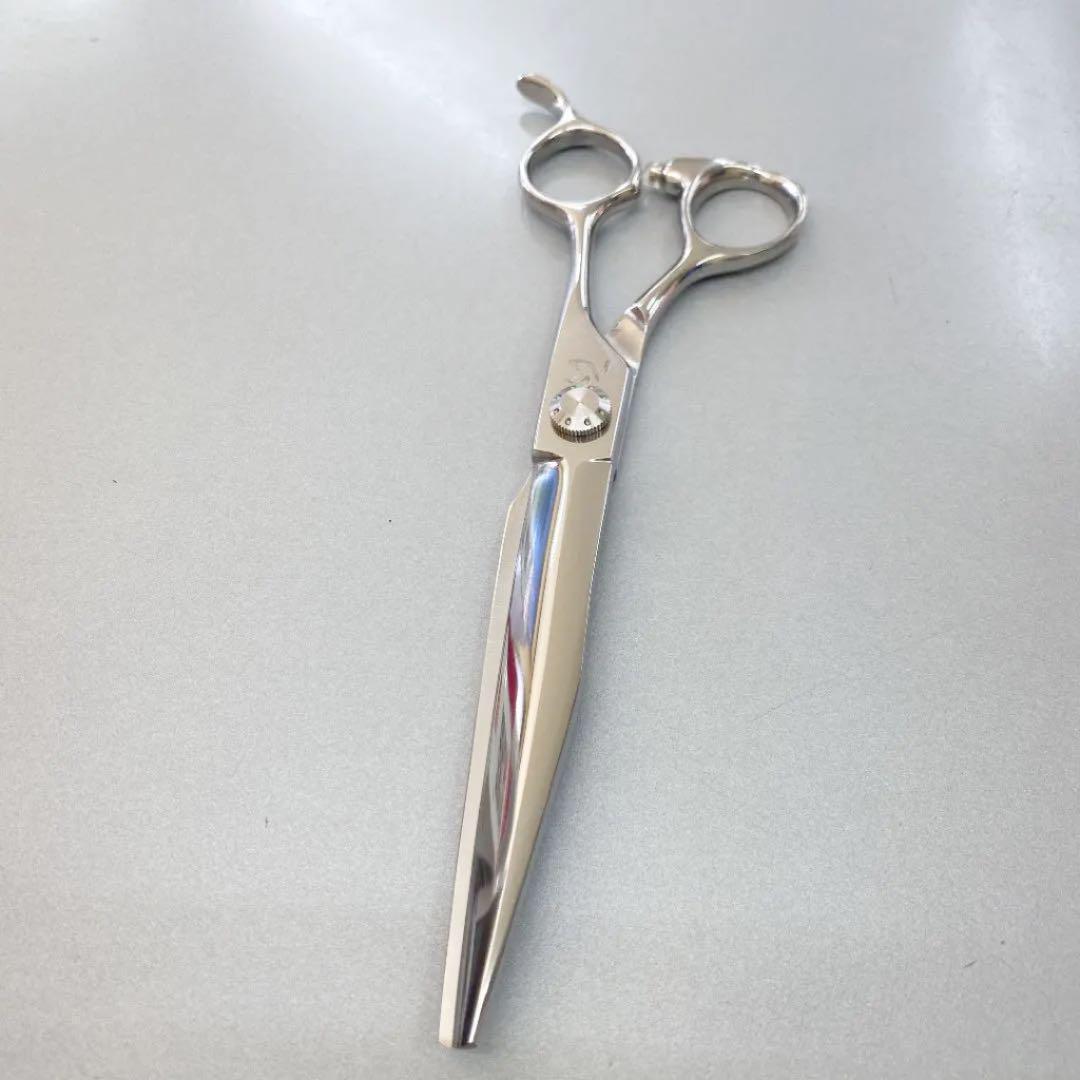 ６,７５インチ剣刃シザー　新品未使用　理美容専用はさみ　切れ味抜群！