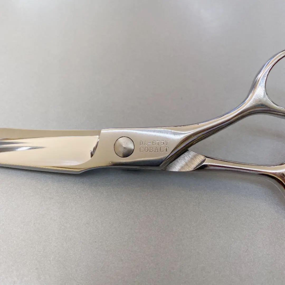 ６,７５インチ剣刃シザー　新品未使用　理美容専用はさみ　切れ味抜群！