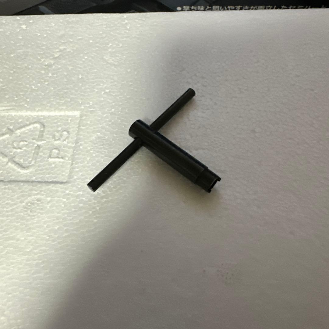 値下げ歓迎STRIKER NEUN CO2ガスガン 6mm BB弾付き