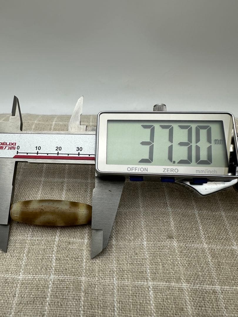 ☆天然石☆ 蔵伝 チベット 一眼天珠（風化硫黄天珠）極上品 珠を供養する 中号珠