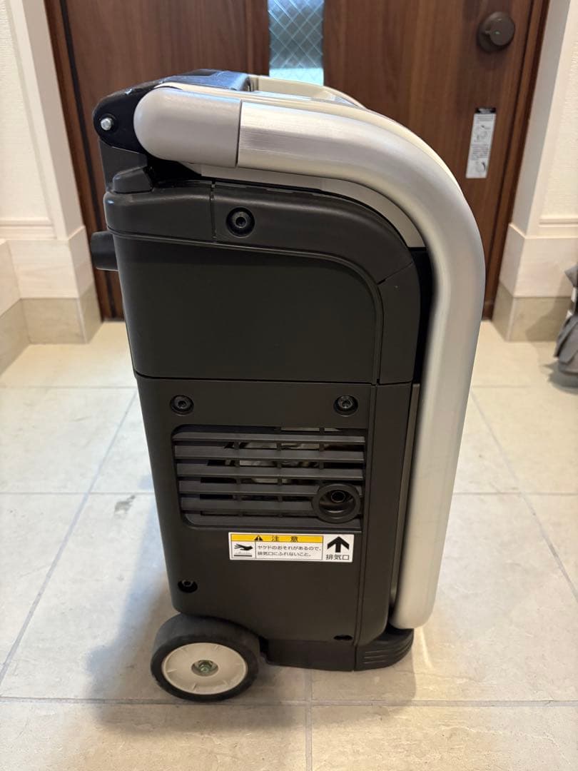 【美品】HONDA EU9iGB カセットボンベ ポータブル発電機