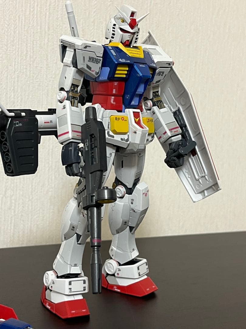 MG RX-78-2 ガンダム 1/100 部分塗装完成品