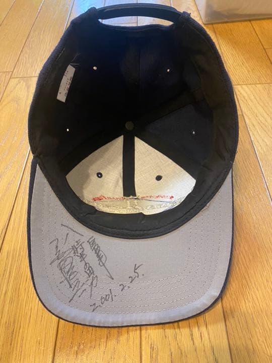 長嶋茂雄氏、宮田征典氏直筆サイン入り2001年春季キャンプキャップ