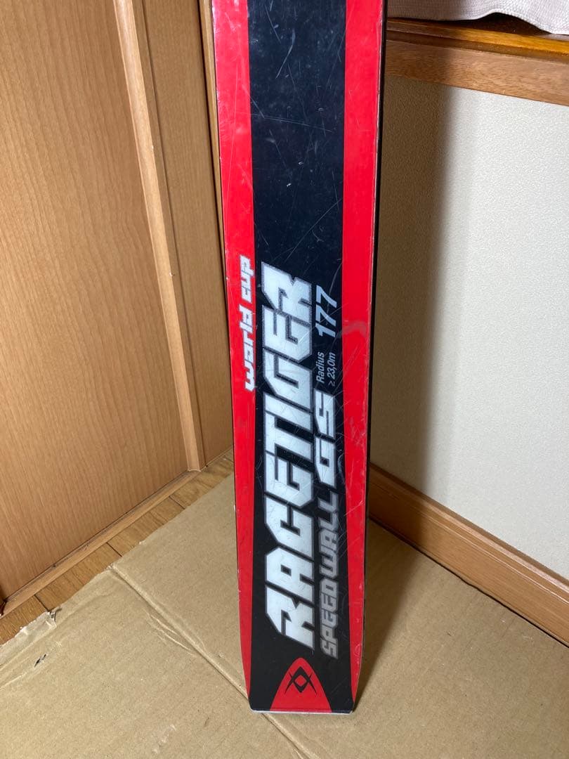 スキー板　177センチ　R23