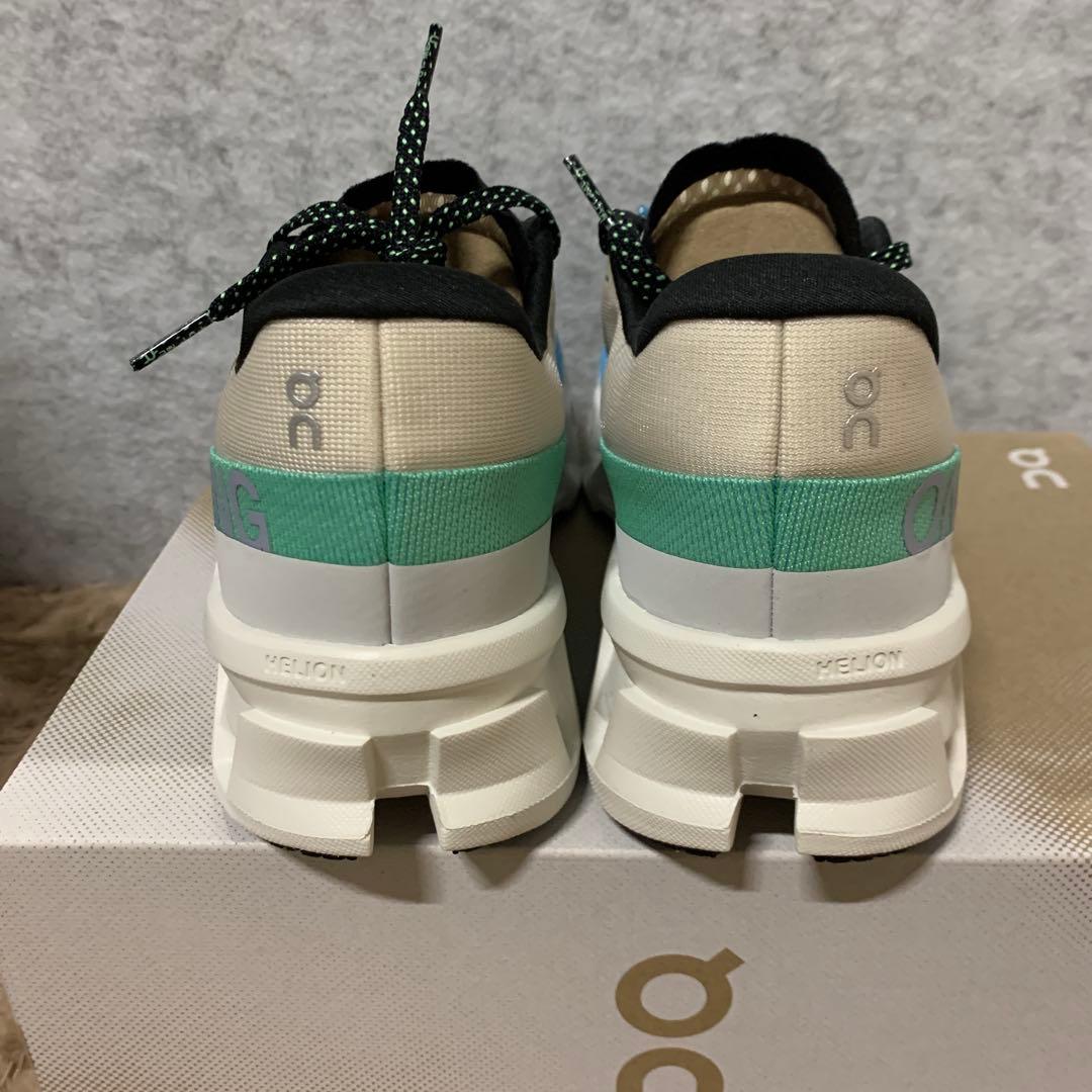 J2853 [オン] ランニングシューズ Cloudmonster 2